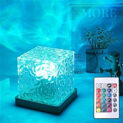 Lampa LED w kształcie kostki wody
